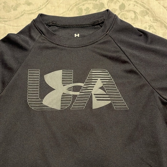 Under Armour youth small shirt - Picture 2 of 4